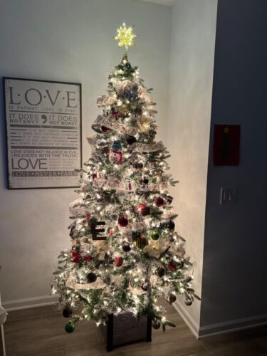 3D Silver Glitter Star Tree Topper with 56 LED Lights photo review