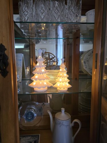 2pcs Pre-Lit Ceramic Christmas Trees photo review